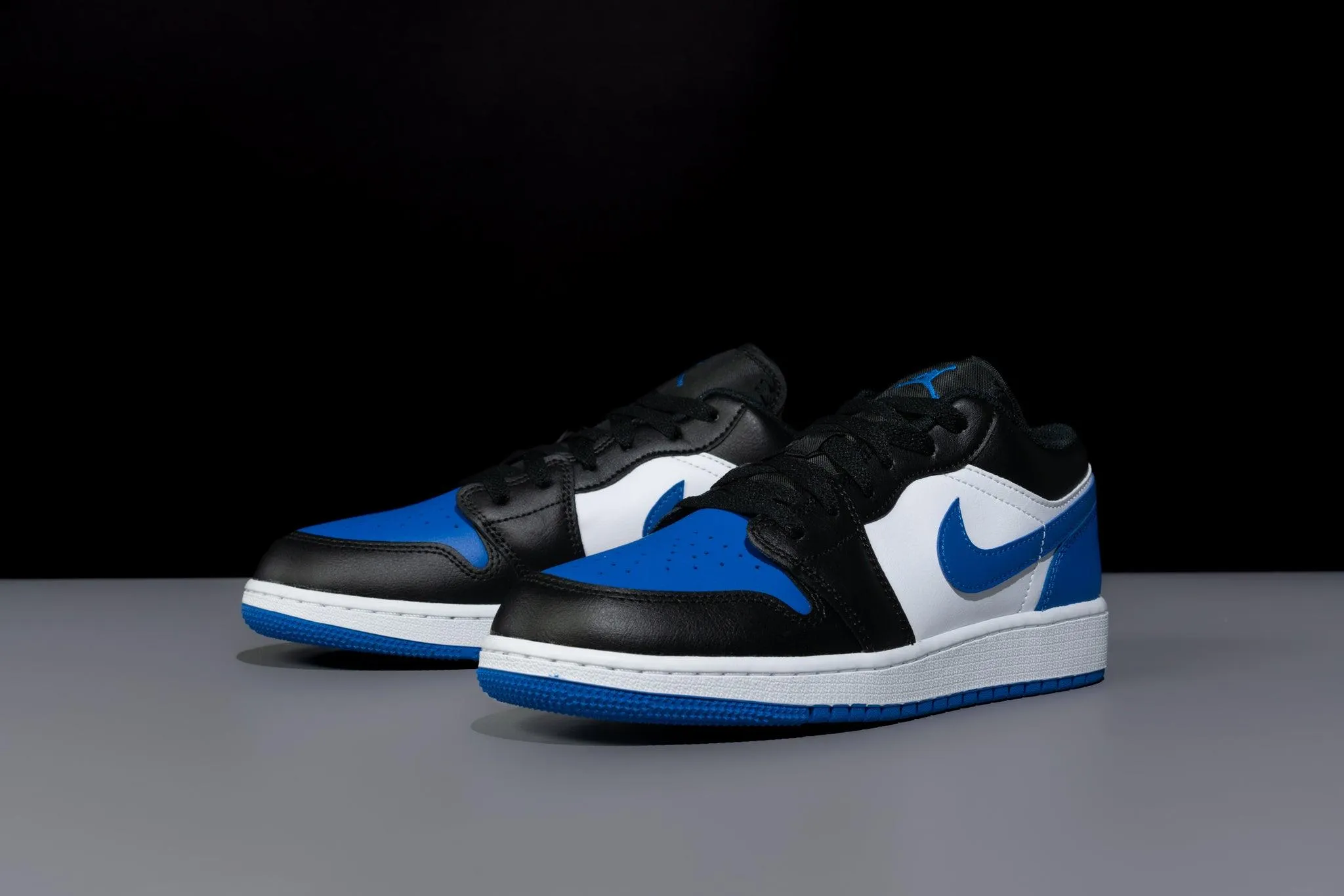 Air Jordan 1 Low GS 'Royal Toe'