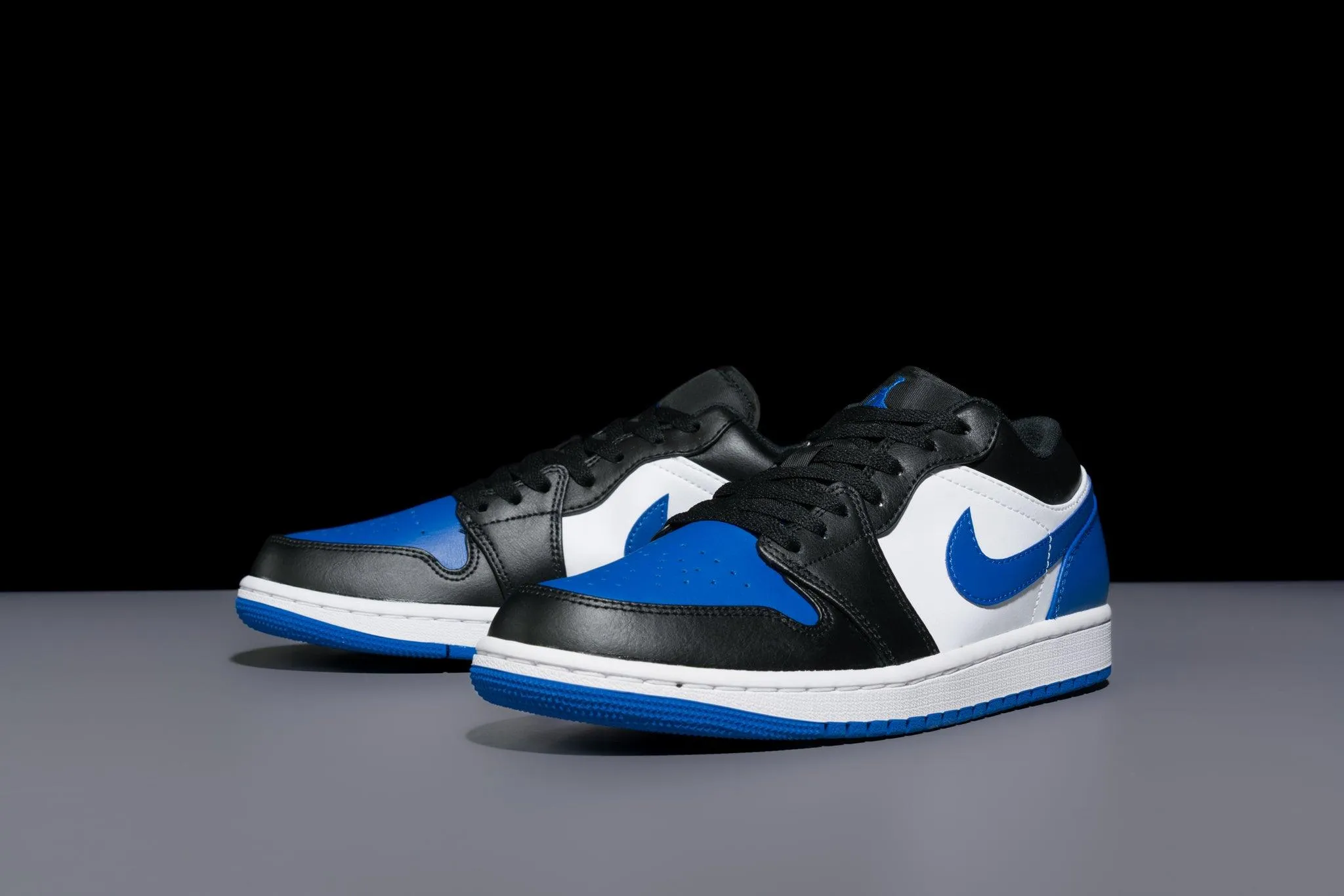 Air Jordan 1 Low 'Royal Toe'