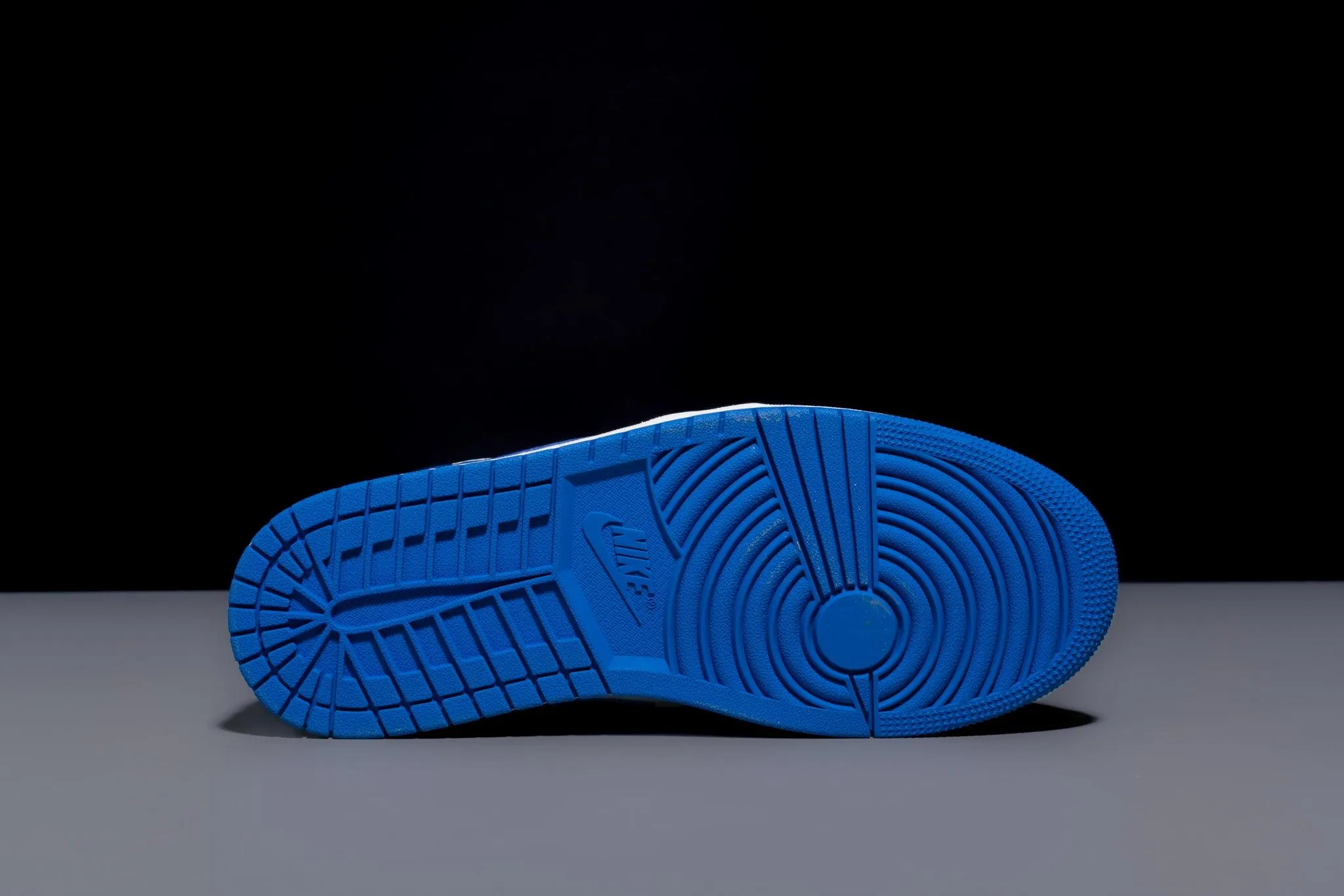 Air Jordan 1 Low 'Royal Toe'