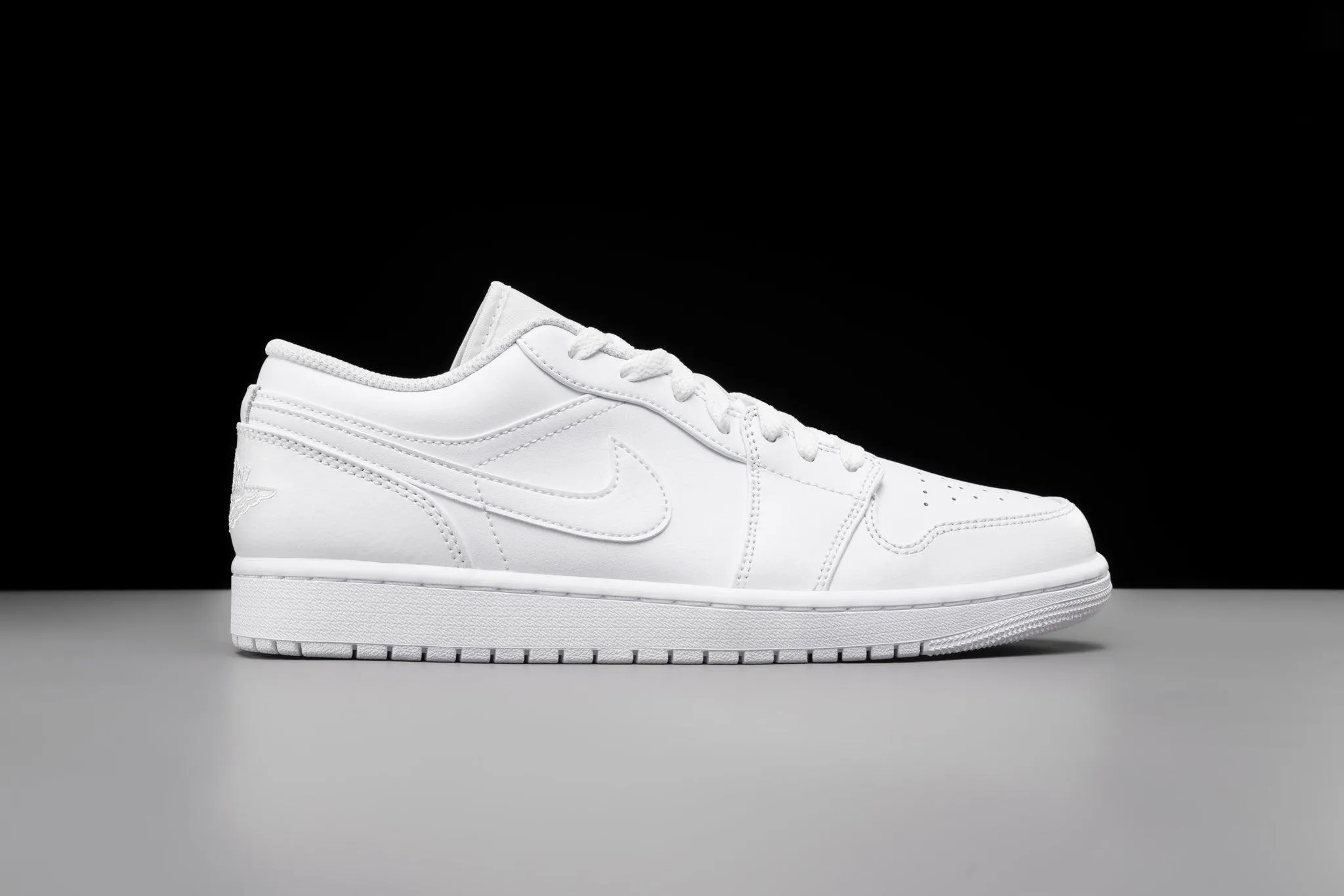 Air Jordan 1 Low Triple White (2022)