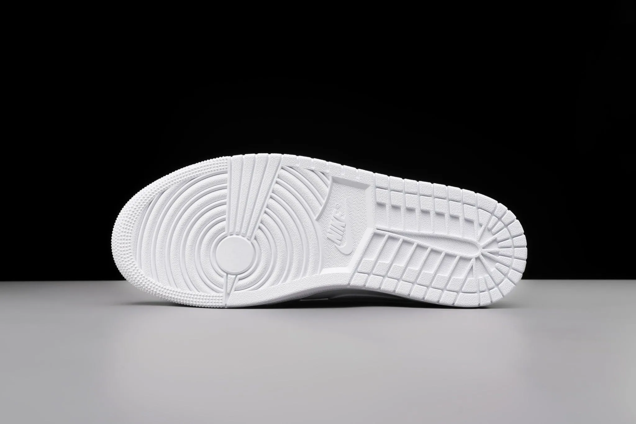 Air Jordan 1 Low Triple White (2022)