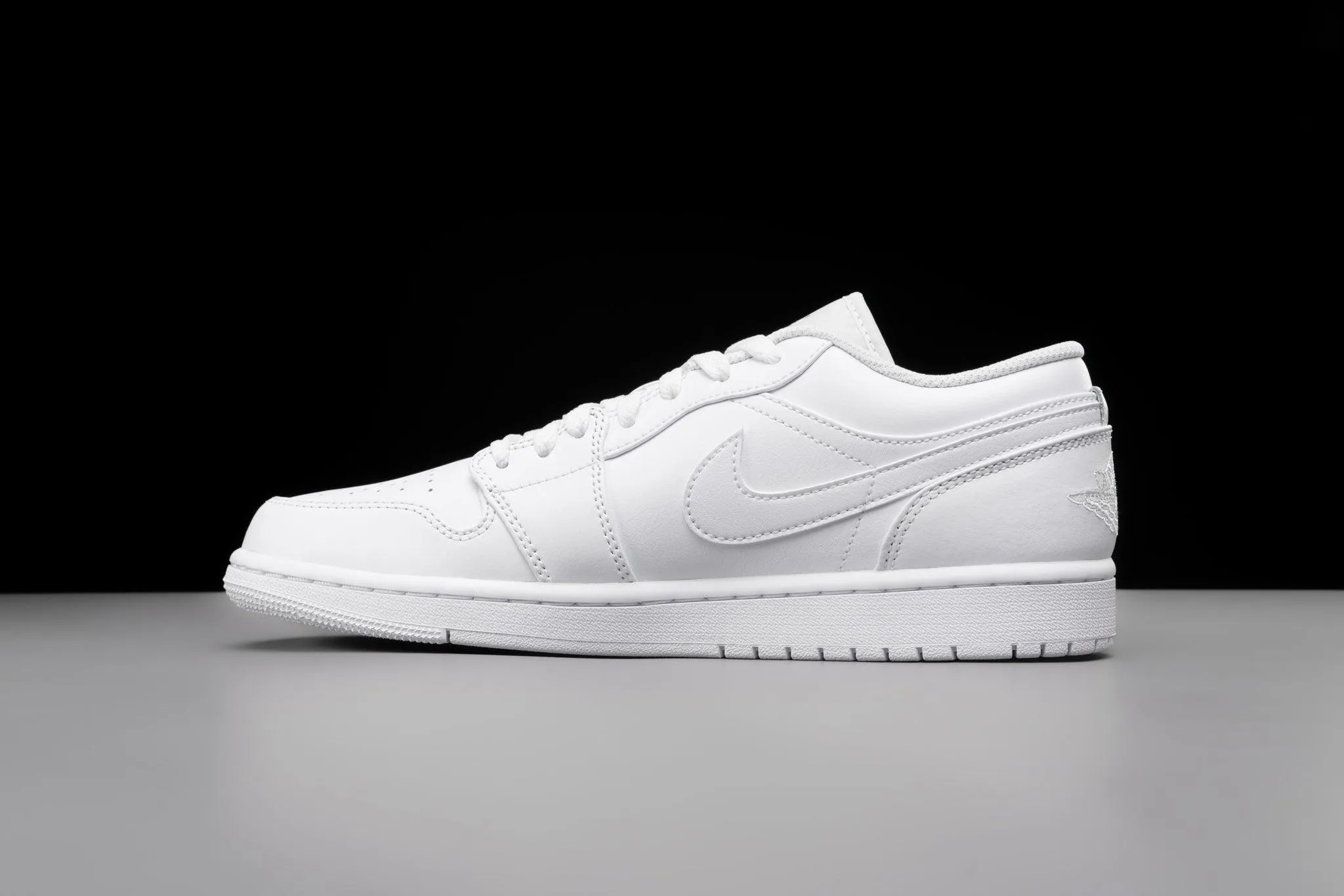 Air Jordan 1 Low Triple White (2022)