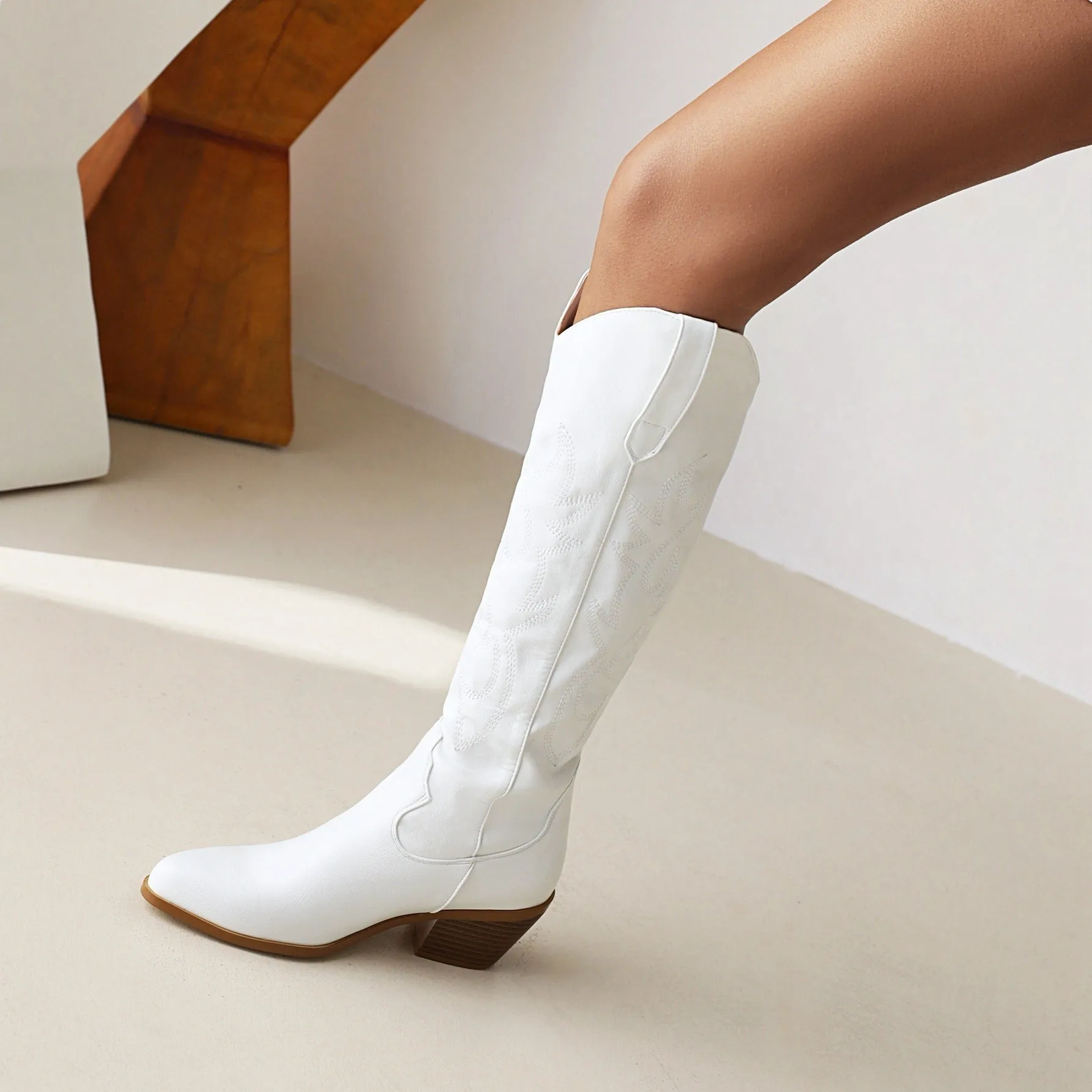 Embroidery pointed toe knee high cowboy boots Block heels knee high western boots