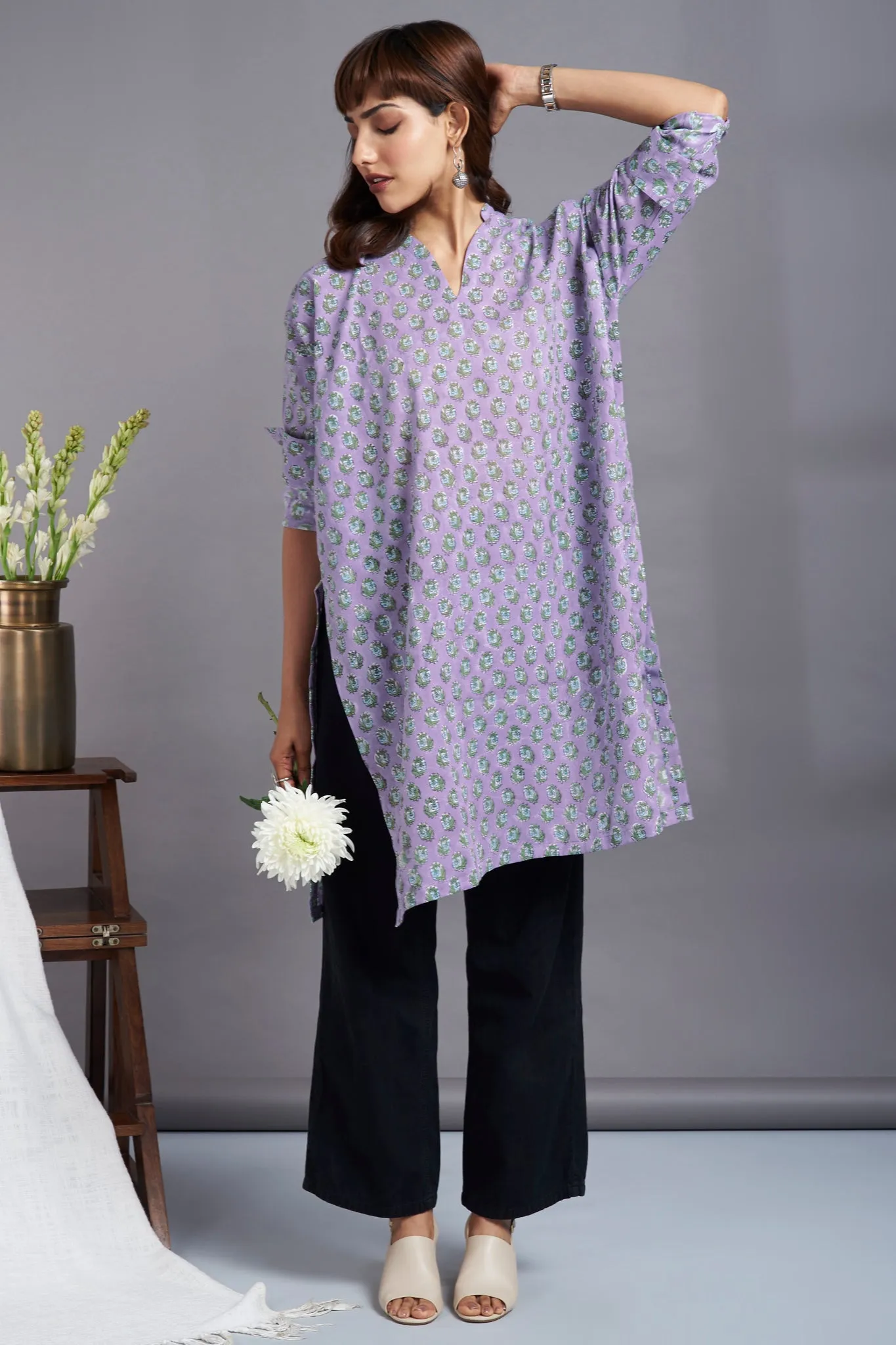 leisure tunic with high slit - periwinkle & springtime botanics