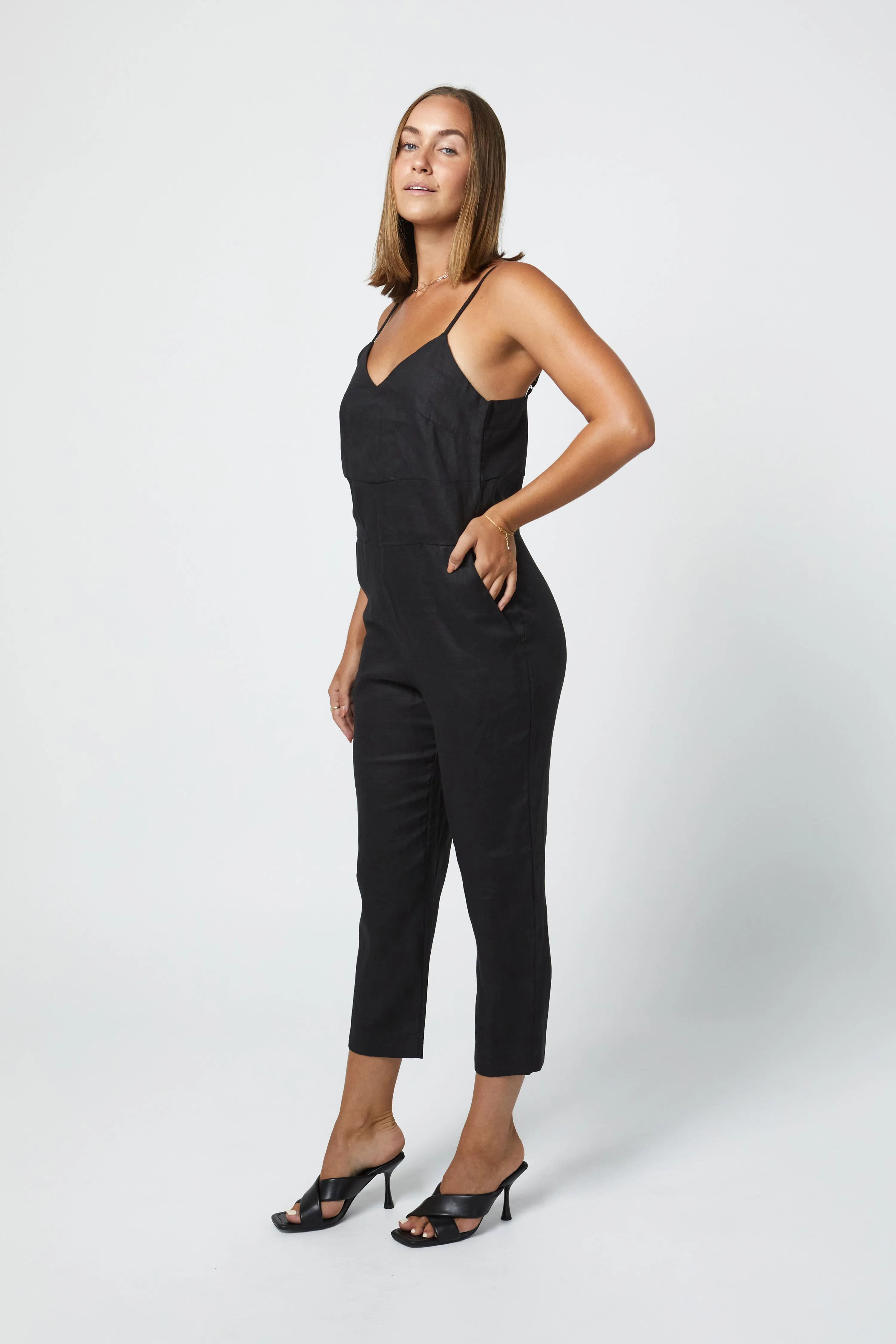 MARLEY LINEN JUMPSUIT - BLACK