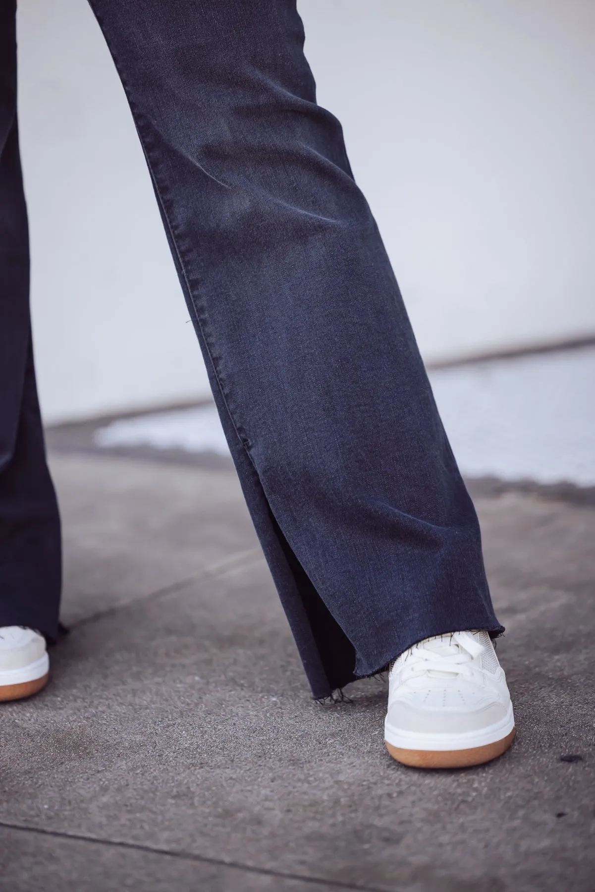 Romi Low Top Silhouette Sneaker - Bone