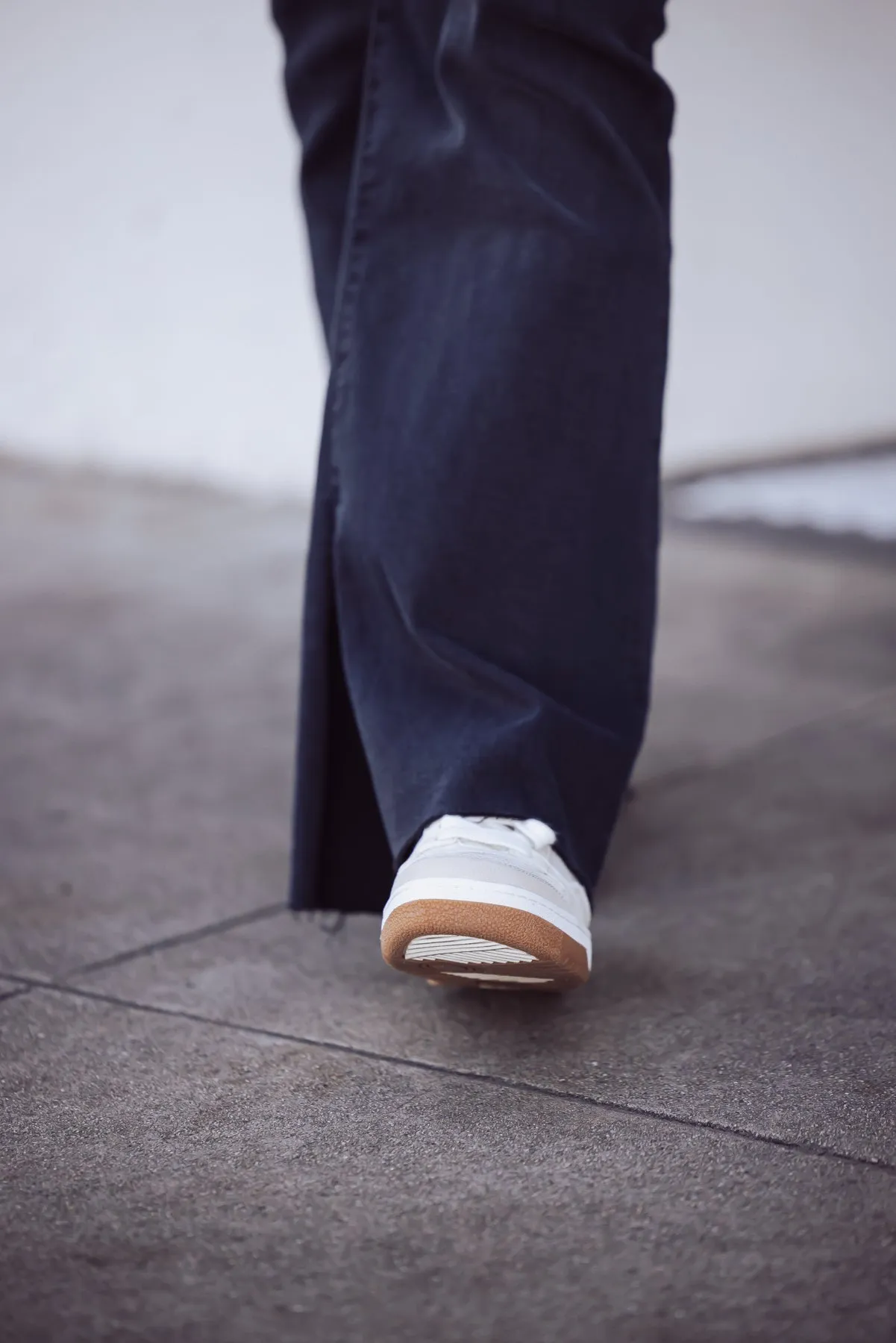 Romi Low Top Silhouette Sneaker - Bone
